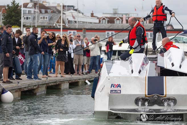 Crowds await the  Cowes Torquay Cowes winner credit Malc Attrill