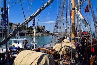 Shtandart at Trinity Landing looking towards the Royal Yacht Squadron